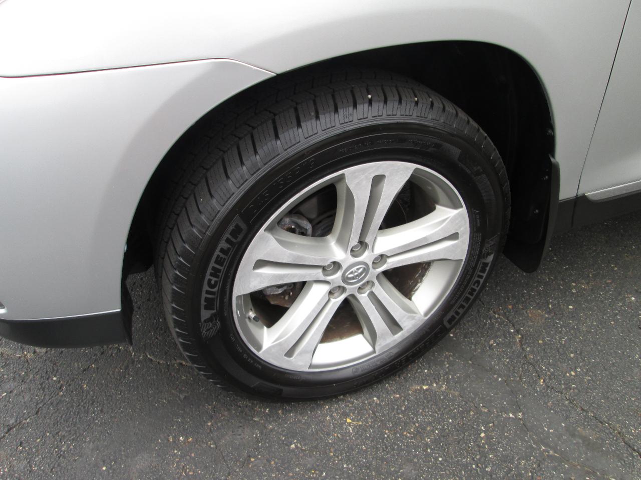 Toyota Highlander Limited 4WD 2013