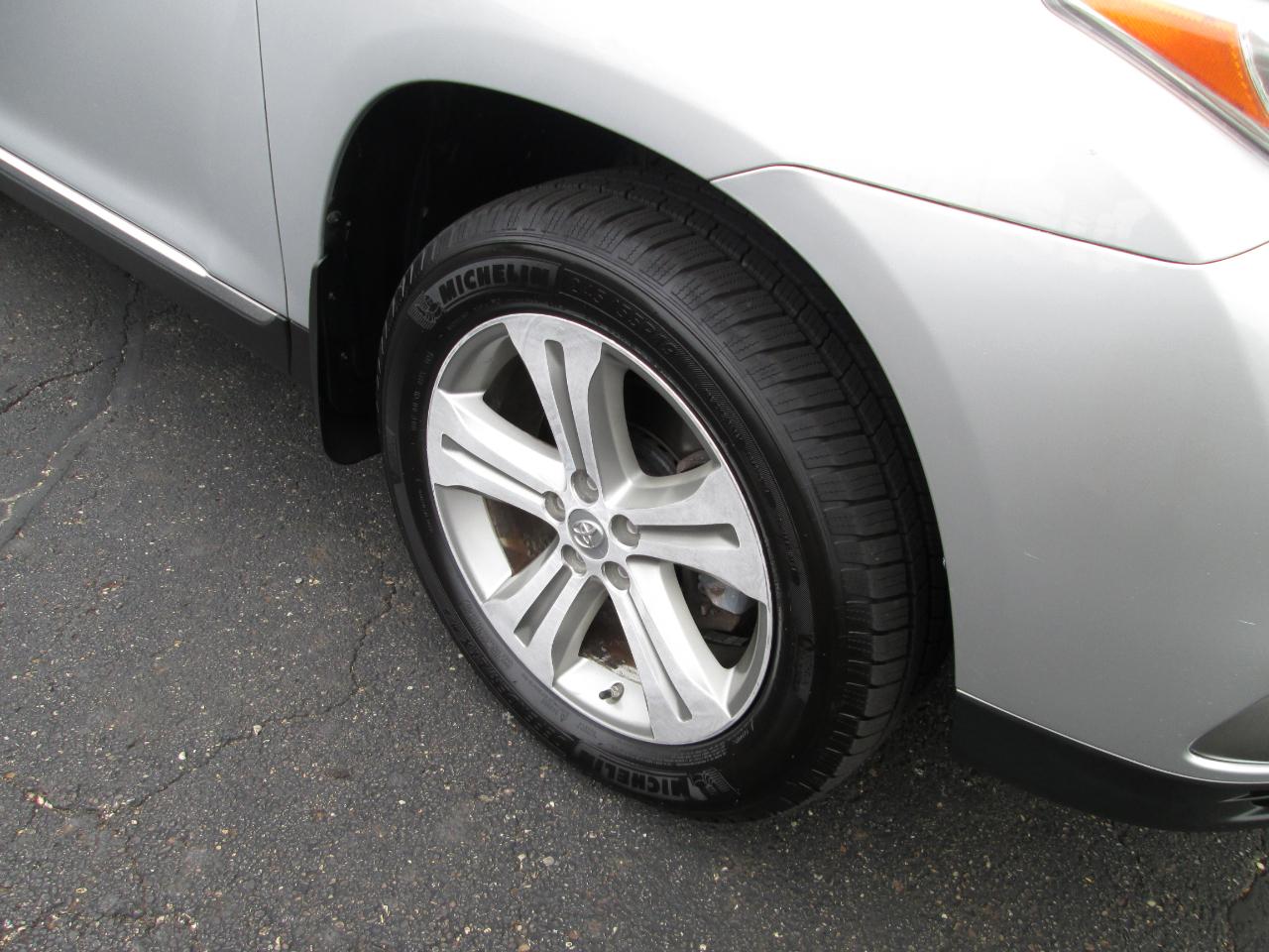 Toyota Highlander Limited 4WD 2013