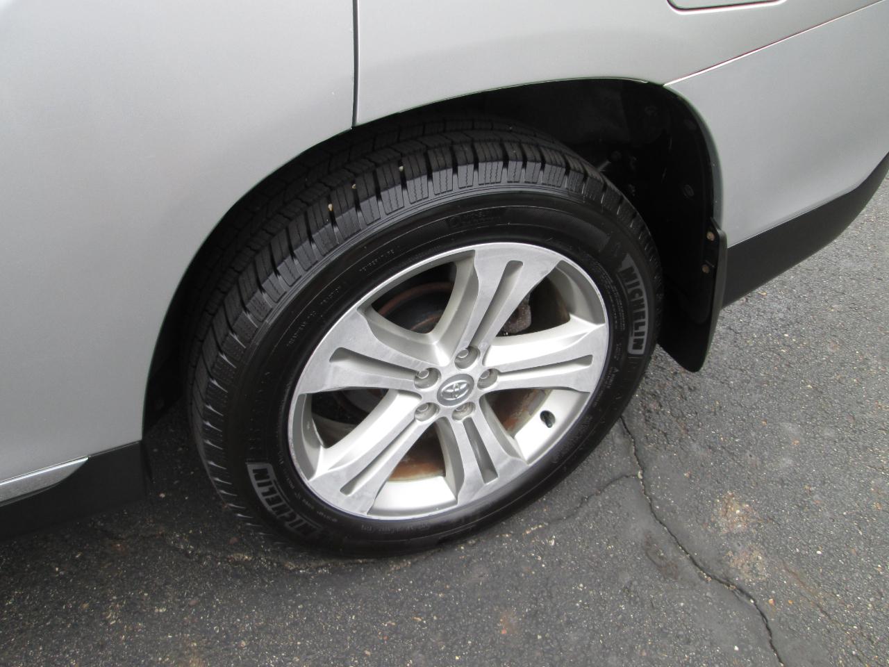 Toyota Highlander Limited 4WD 2013