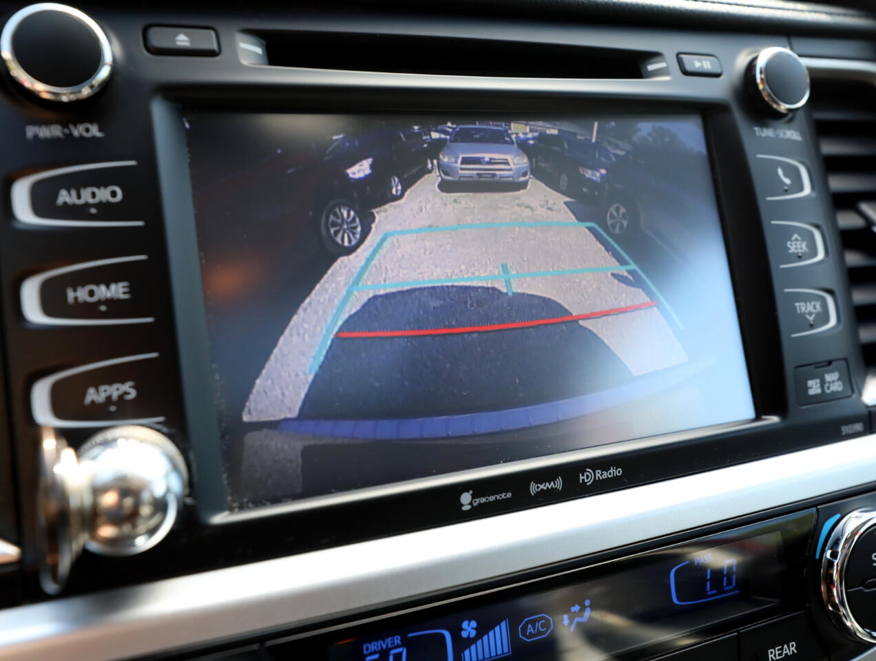 Toyota Highlander Hybrid XLE AWD 2019