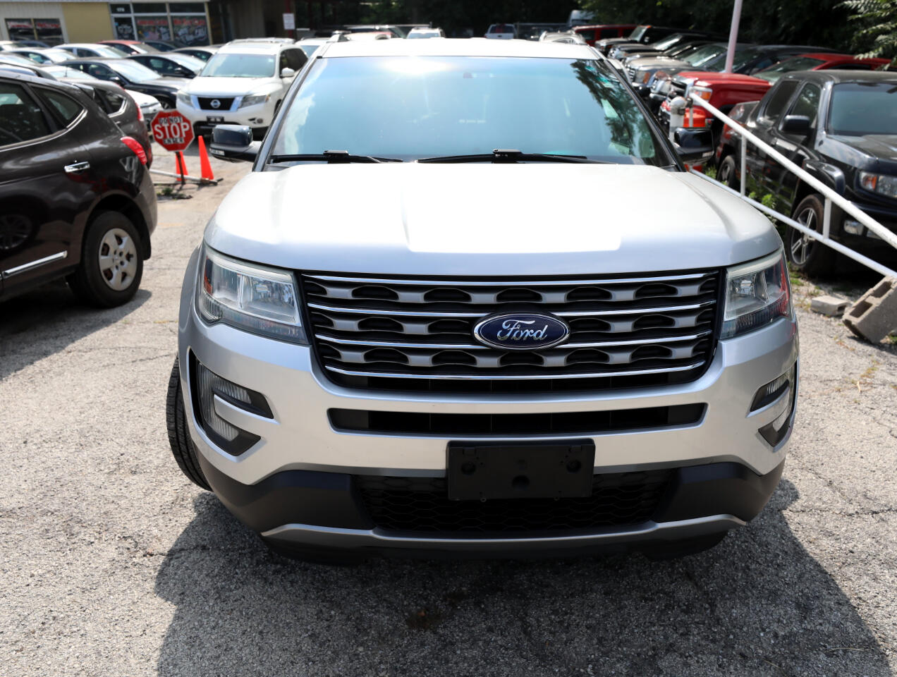 2016 Ford Explorer XLT photo 3