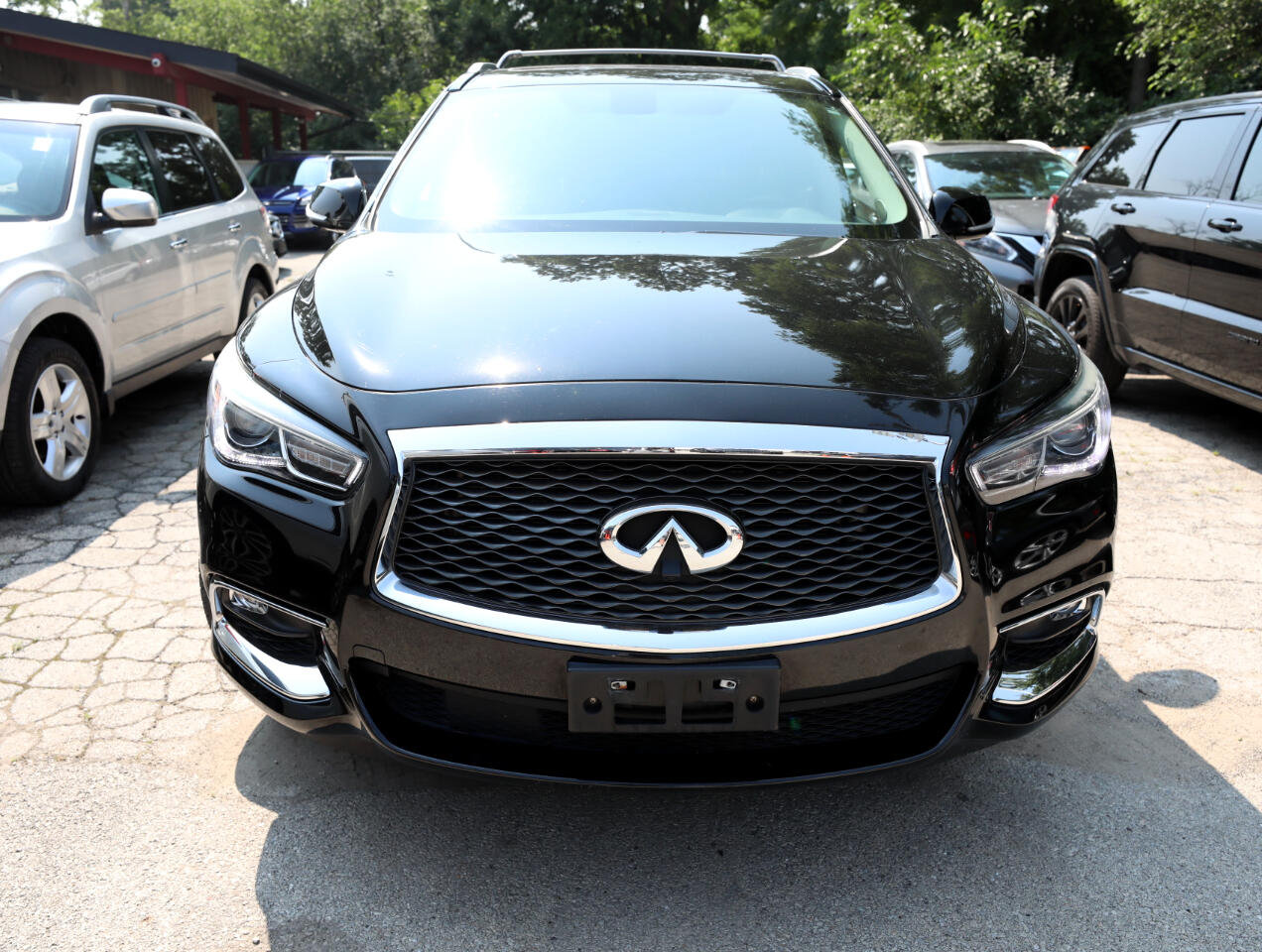 2017 Infiniti QX60 Base AWD photo 3