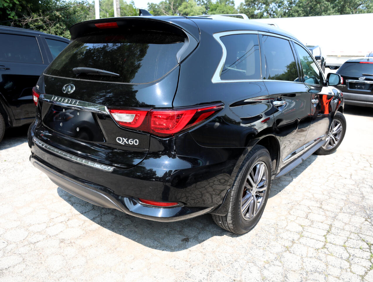 2017 Infiniti QX60 Base AWD photo 6