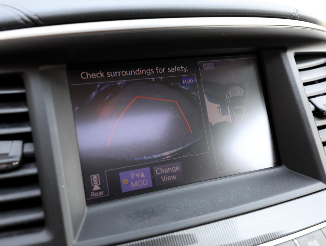 2017 Infiniti QX60 Base AWD photo 24