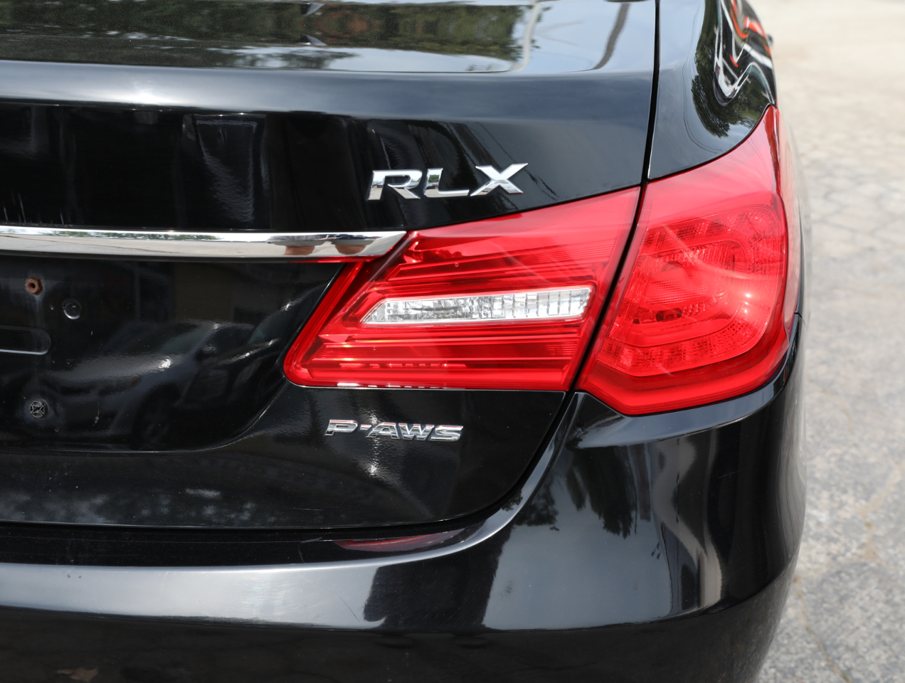 Acura RLX 6-Spd AT w/Technology Package 2016