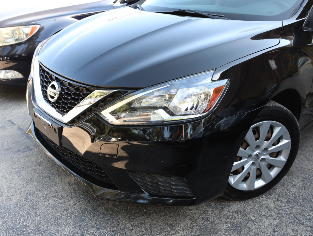 2016 Nissan Sentra S photo 2