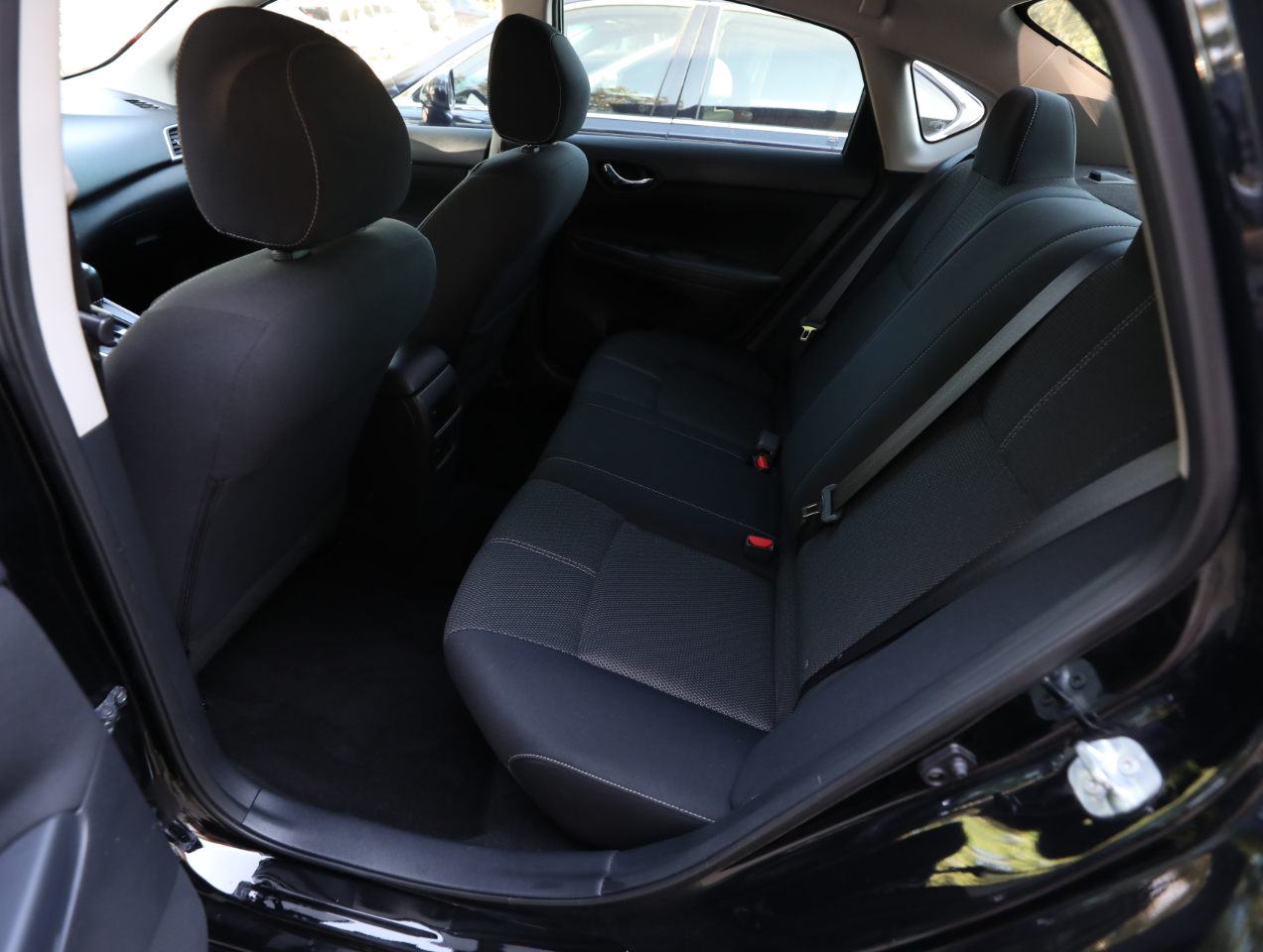 2016 Nissan Sentra S photo 10