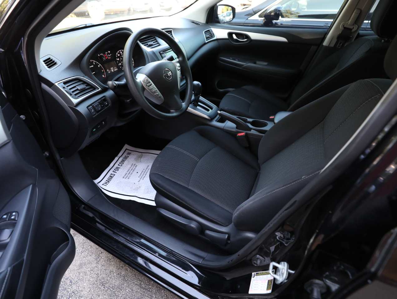 2016 Nissan Sentra S photo 13