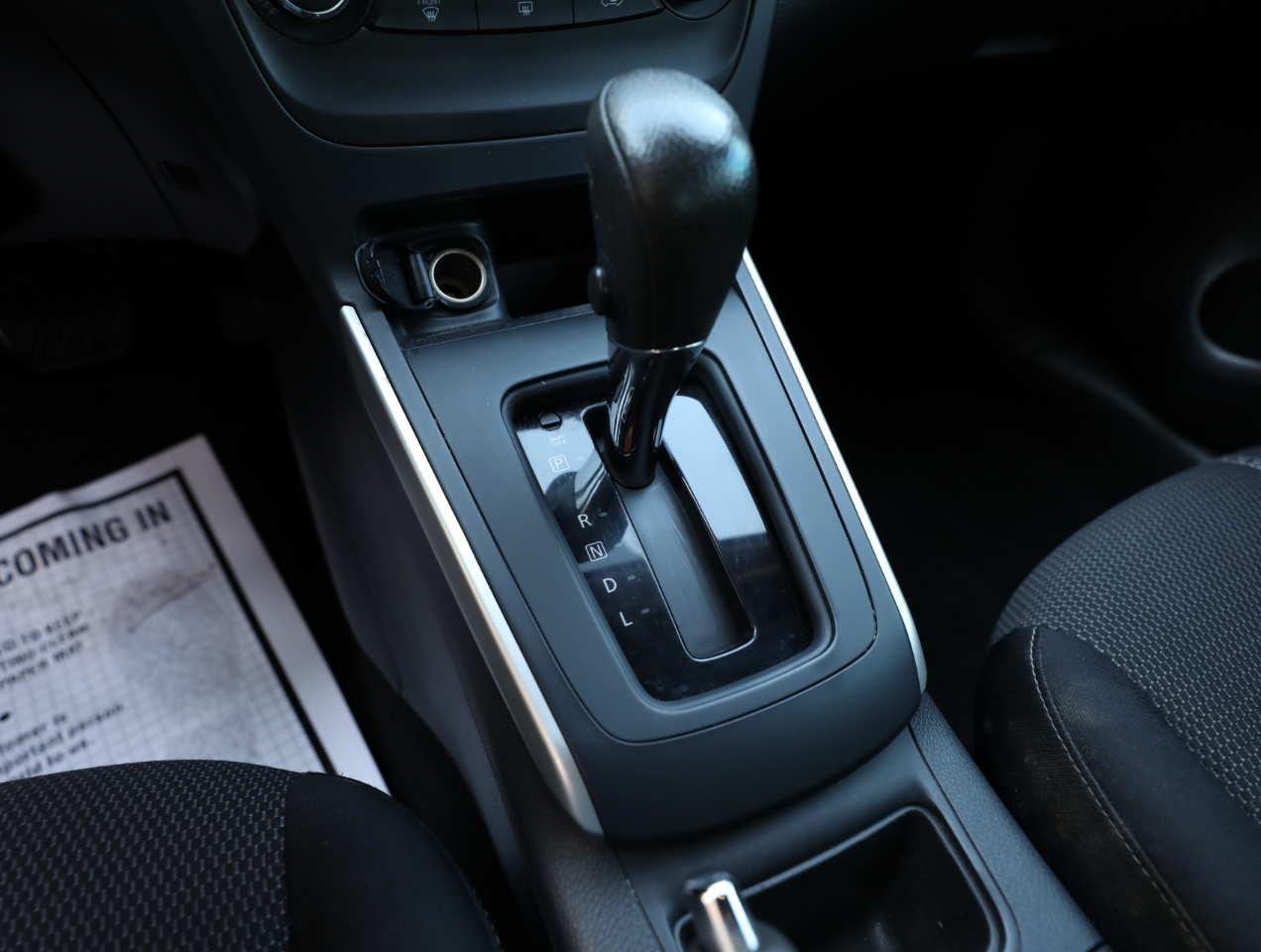 2016 Nissan Sentra S photo 14