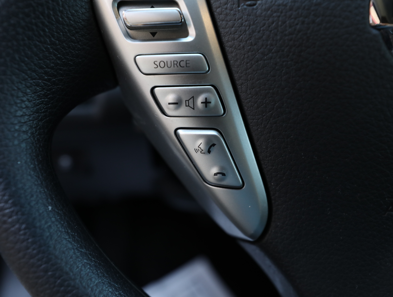 2016 Nissan Sentra S photo 16