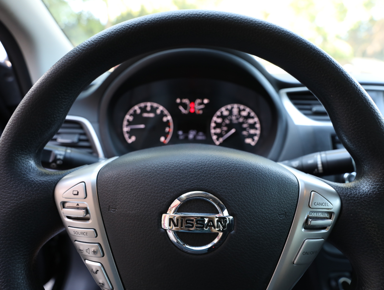 2016 Nissan Sentra S photo 17