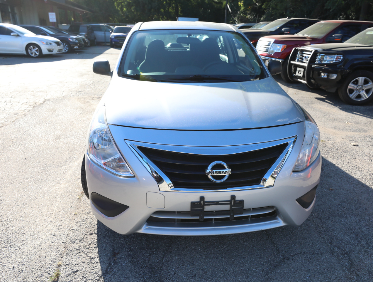 2015 Nissan Versa 1.6 S photo 3