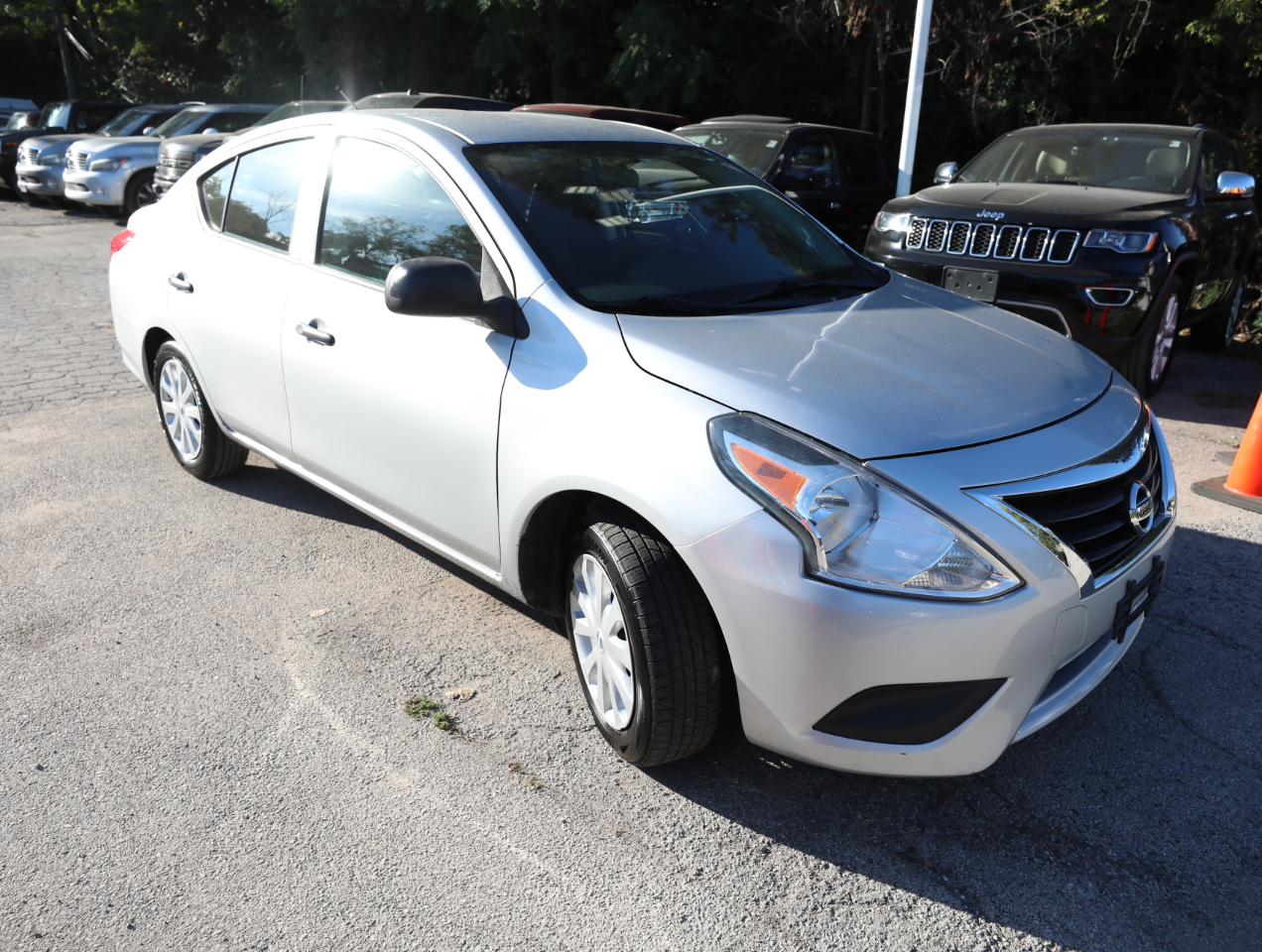 2015 Nissan Versa 1.6 S photo 4