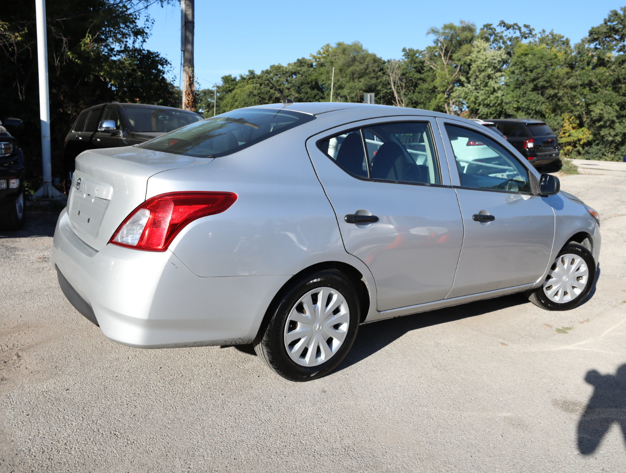 2015 Nissan Versa 1.6 S photo 5