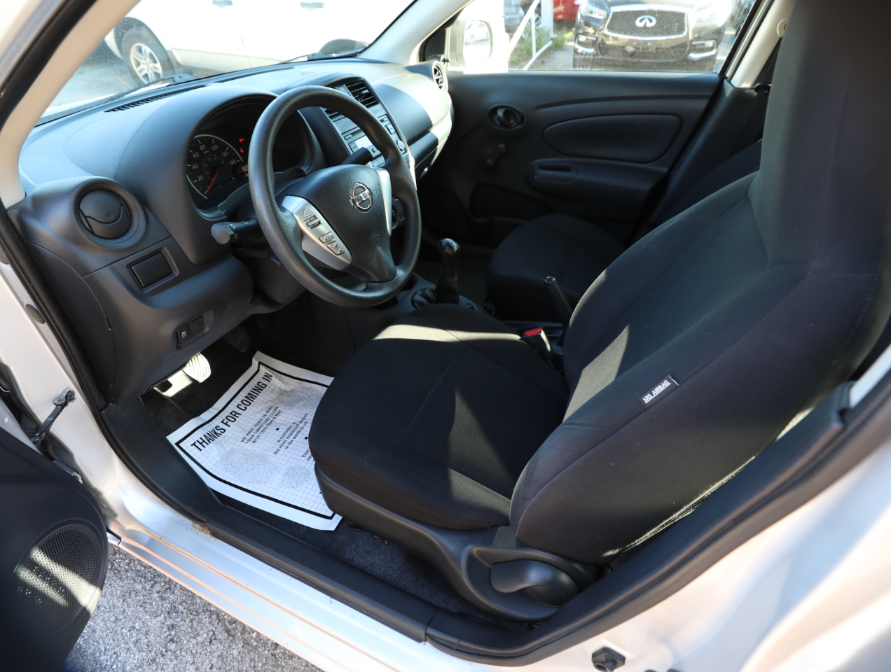2015 Nissan Versa 1.6 S photo 12