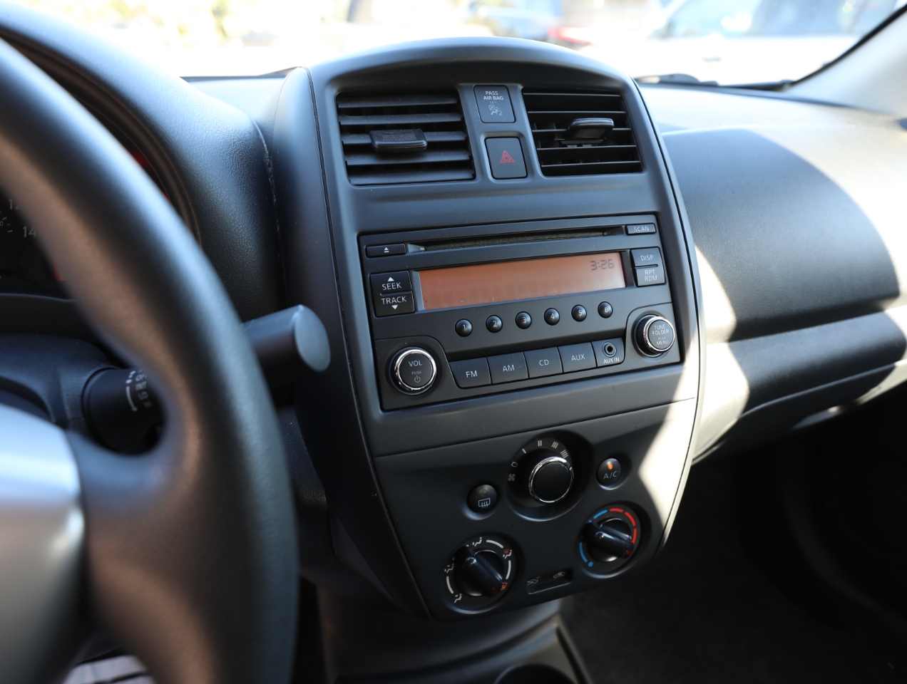 2015 Nissan Versa 1.6 S photo 14