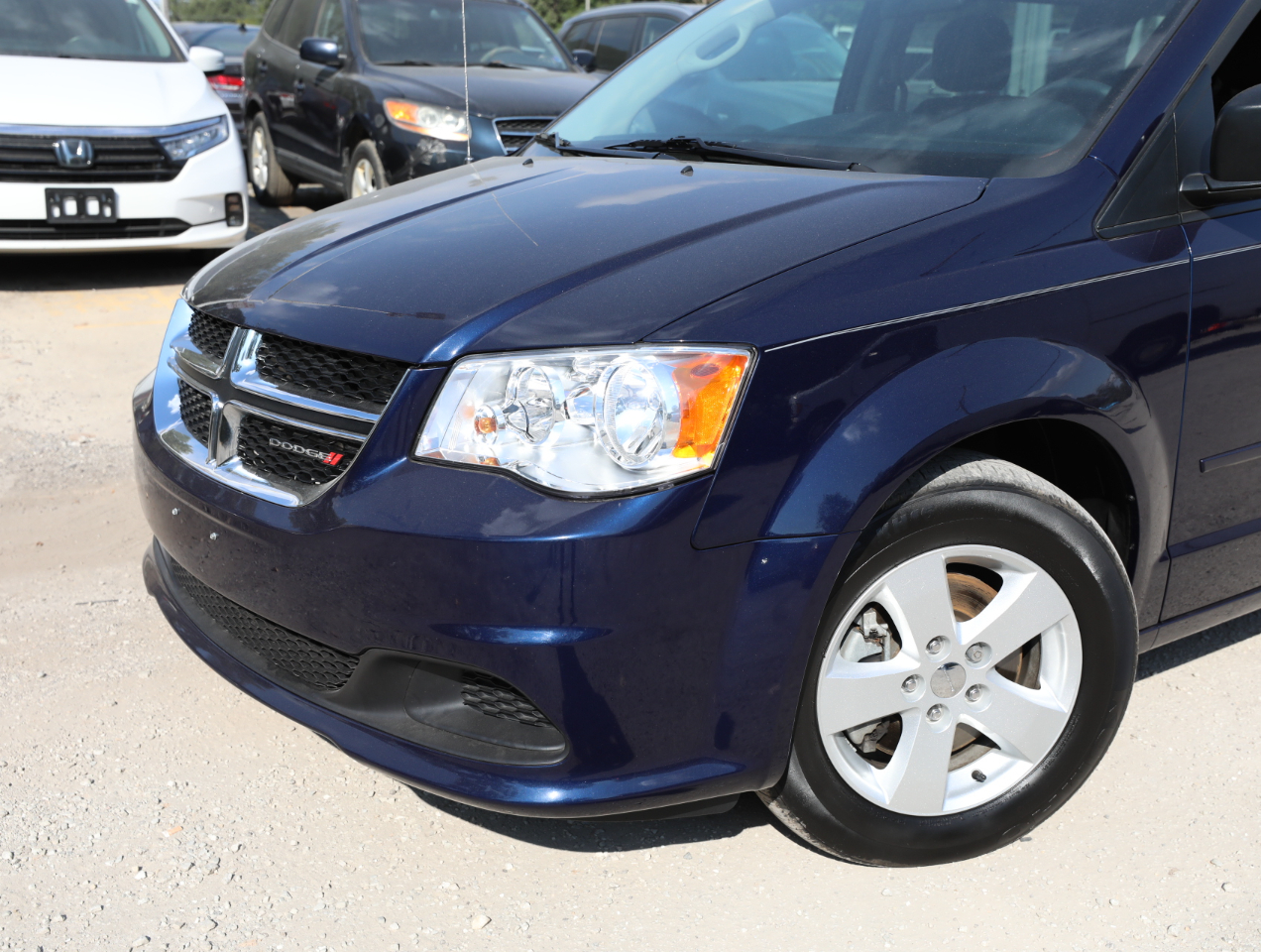 2013 Dodge Grand Caravan SE photo 2