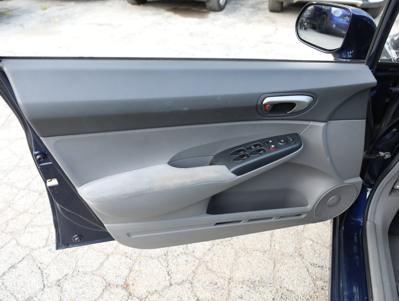 Honda Civic LX Sedan 5-Speed AT 2009