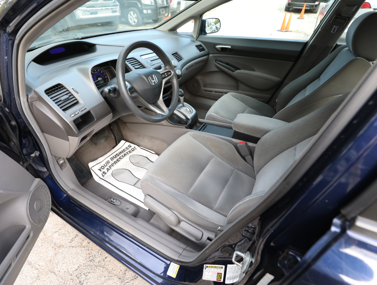 Honda Civic LX Sedan 5-Speed AT 2009
