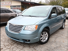 2010 Chrysler Town & Country 