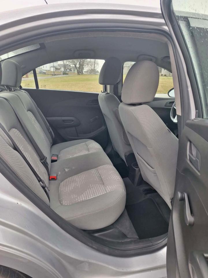 Chevrolet Sonic LS Auto Sedan 2017