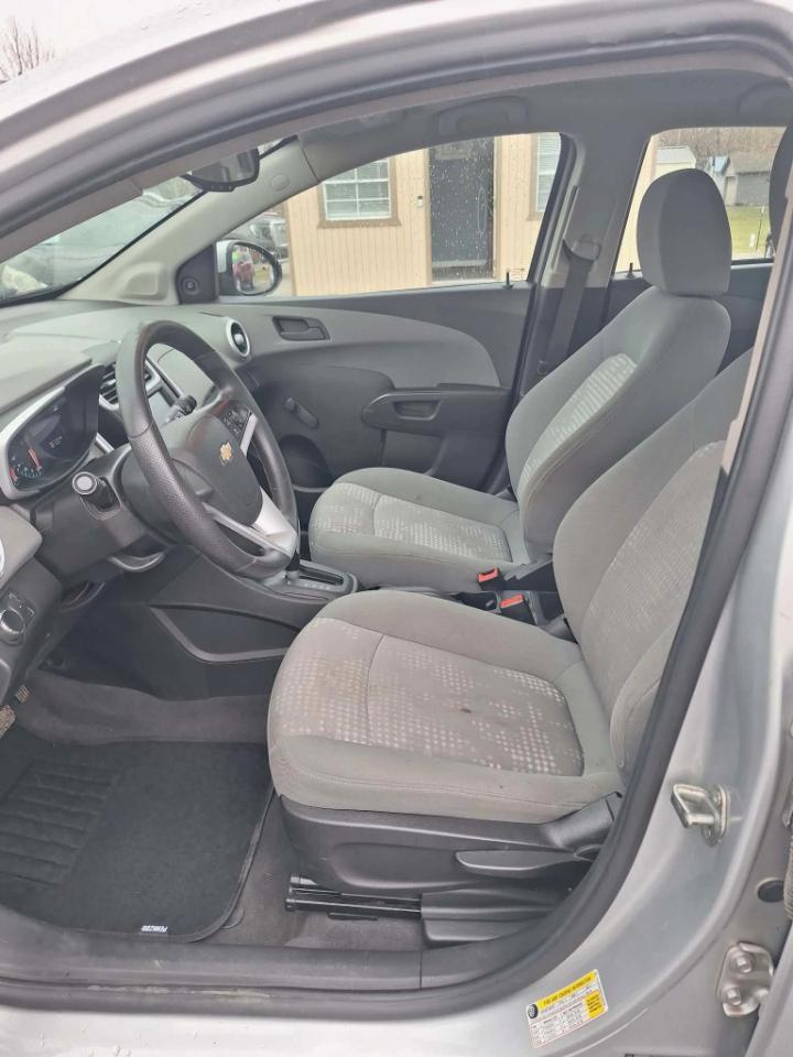 Chevrolet Sonic LS Auto Sedan 2017