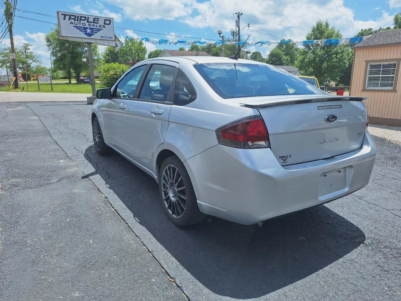 Ford Focus SES Sedan 2011