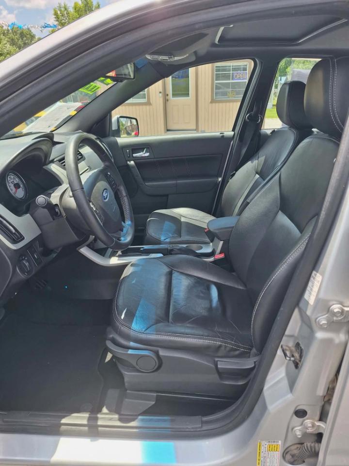 Ford Focus SES Sedan 2011