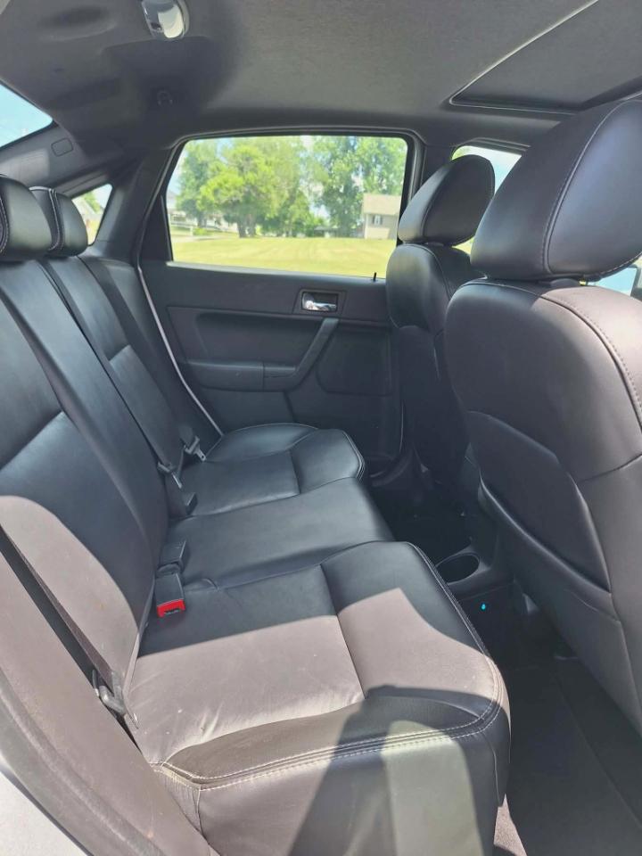 Ford Focus SES Sedan 2011