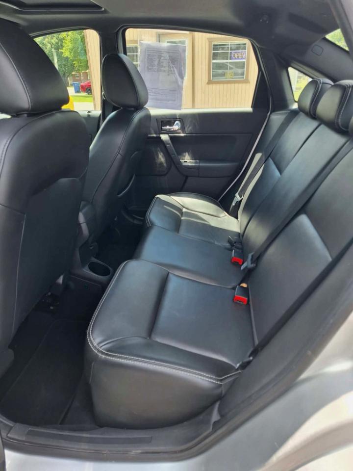 Ford Focus SES Sedan 2011