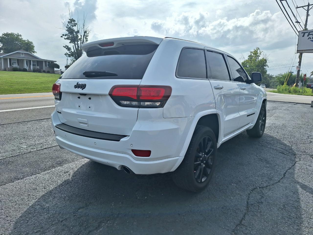 Jeep Grand Cherokee Laredo 4WD 2018
