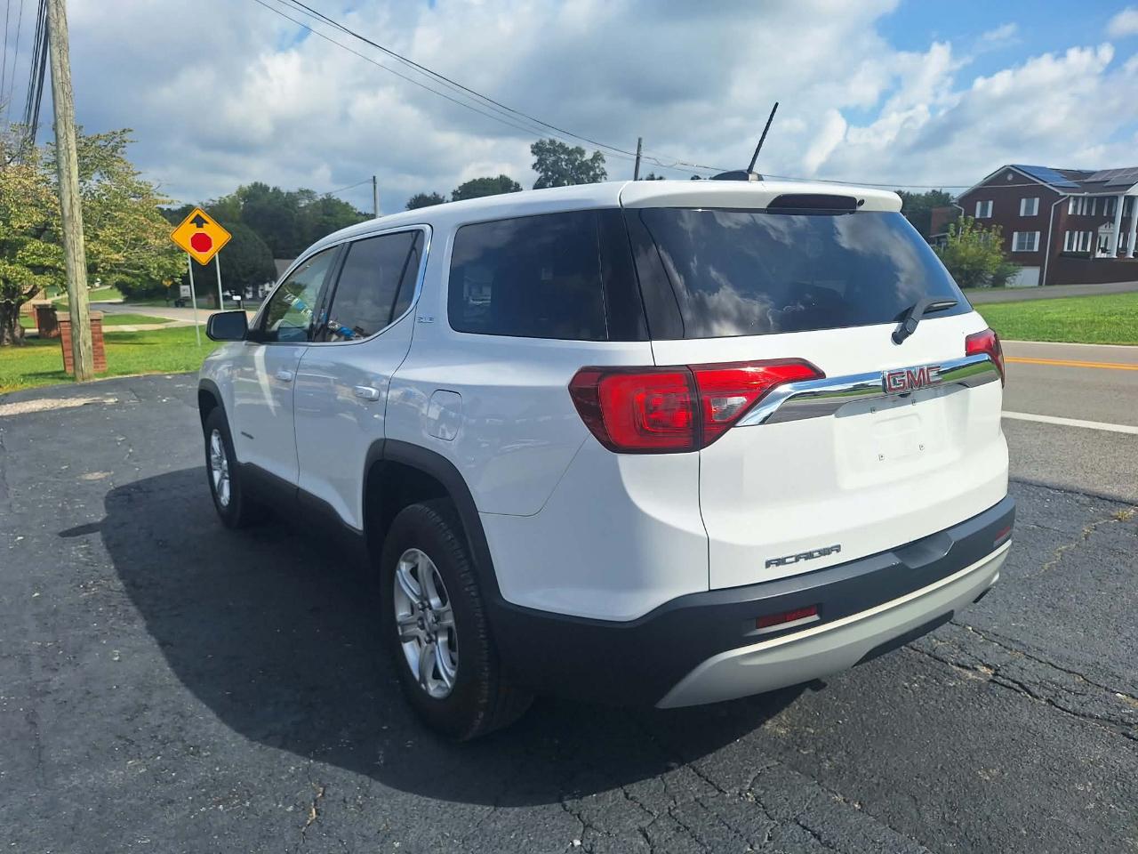 GMC Acadia SLE-1 2019