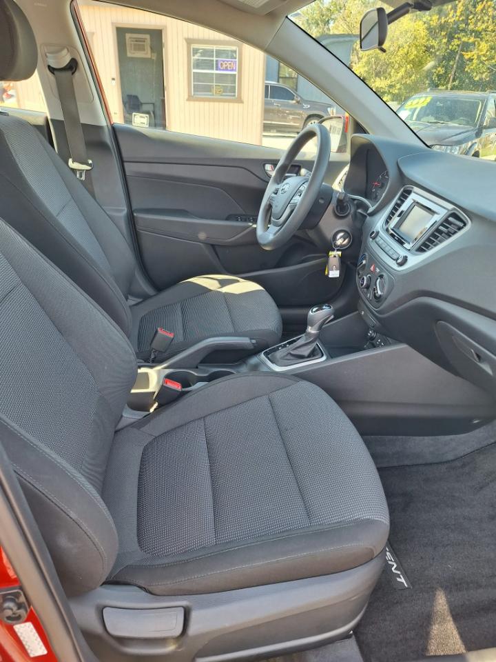 Hyundai Accent SE 2021