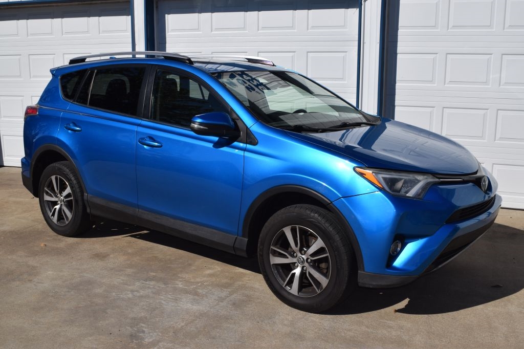 2017 Toyota RAV4 XLE