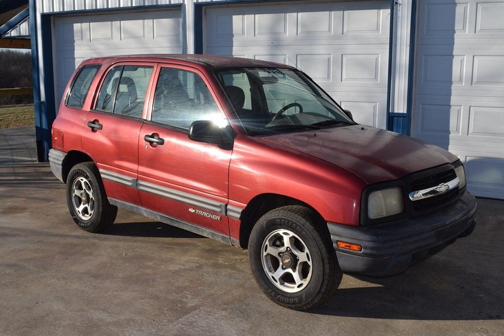 2001 Chevrolet Tracker Base