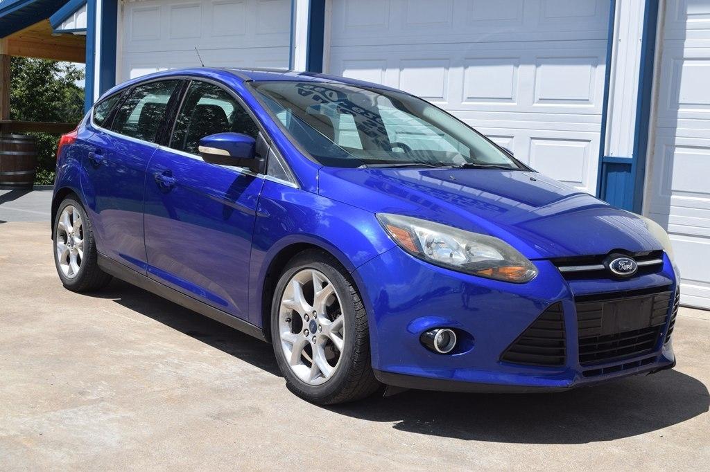 2014 Ford Focus 5 Door Hatch Titanium's photo