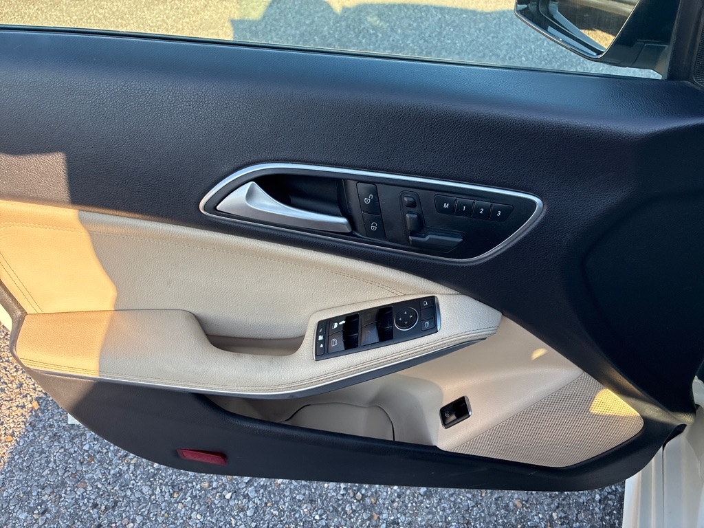 Mercedes-Benz CLA 4dr Sdn CLA 250 FWD 2016