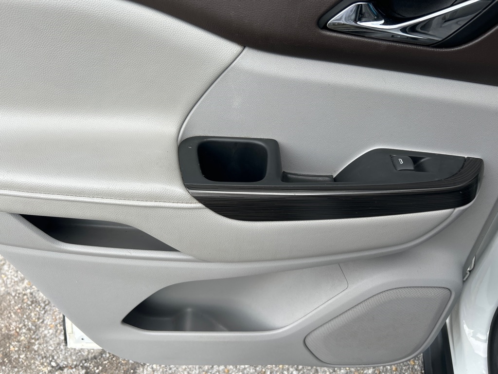 GMC Acadia FWD 4dr SLT w/SLT-1 2017