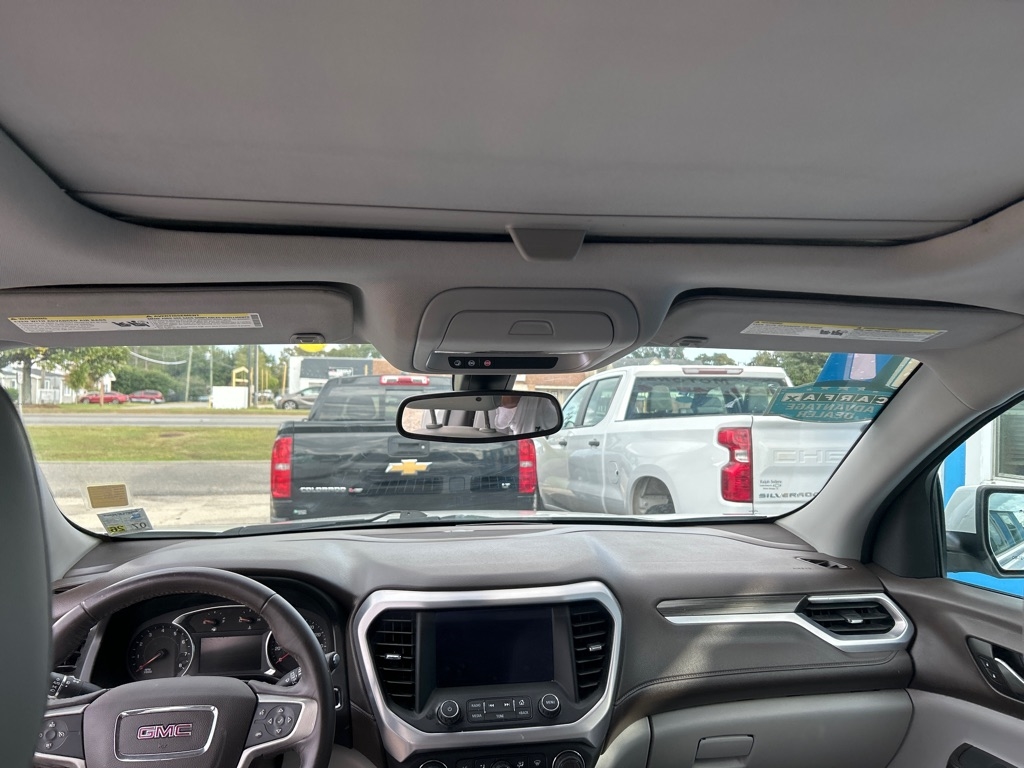 GMC Acadia FWD 4dr SLT w/SLT-1 2017