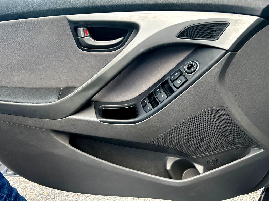 Hyundai Elantra 4dr Sdn Auto SE (Alabama Plant) 2015
