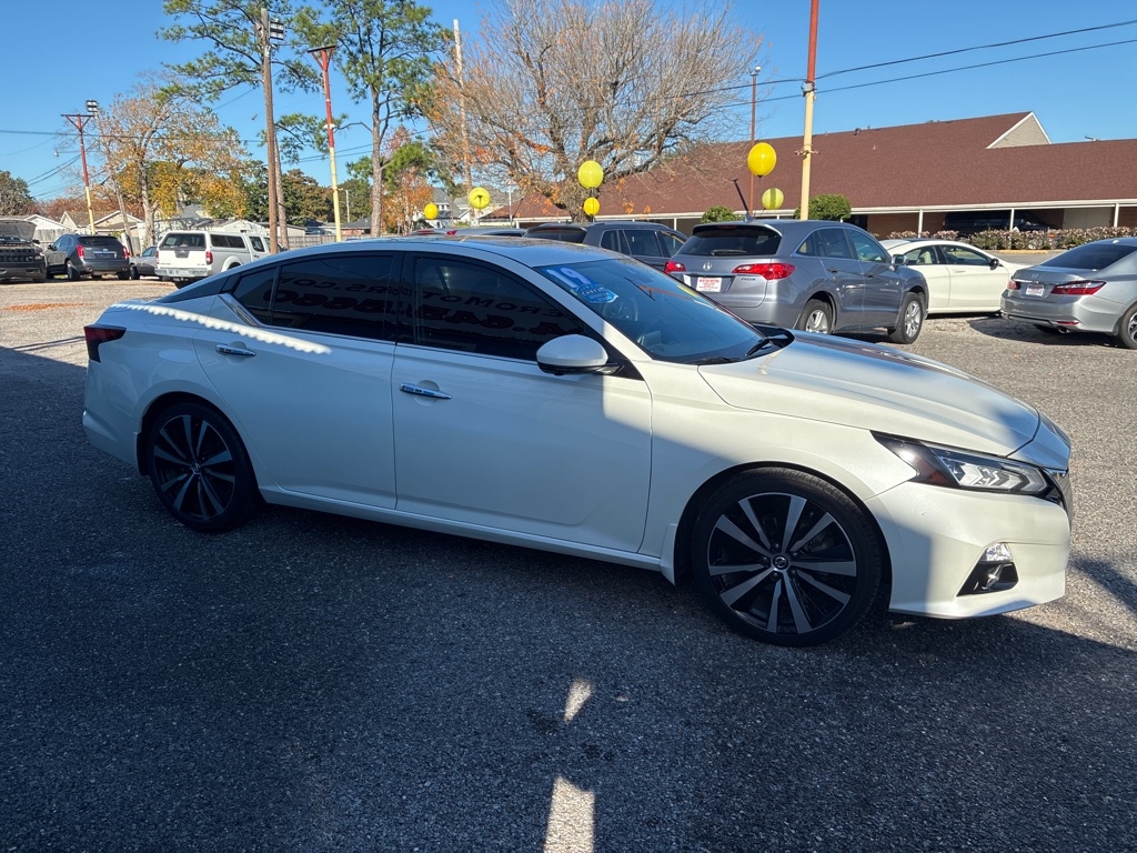 Nissan Altima 2.5 Platinum Sedan 2019