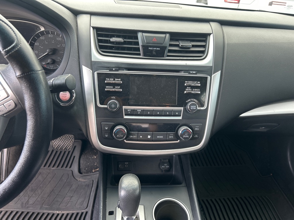 Nissan Altima 2.5 SV Sedan 2017