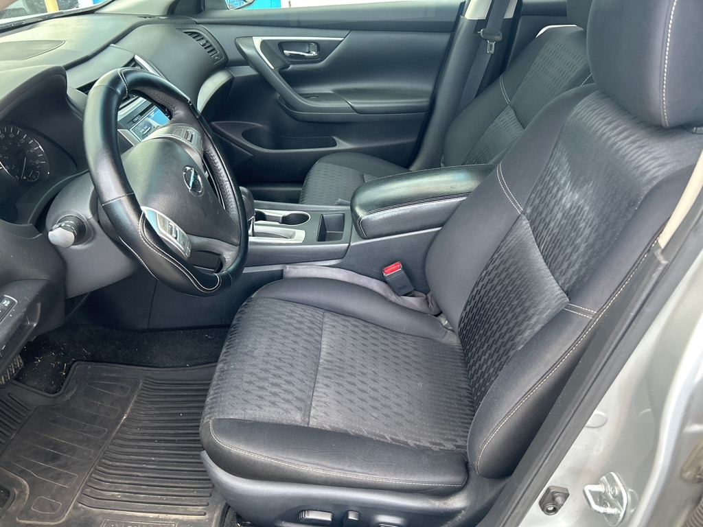 Nissan Altima 2.5 SV Sedan 2017