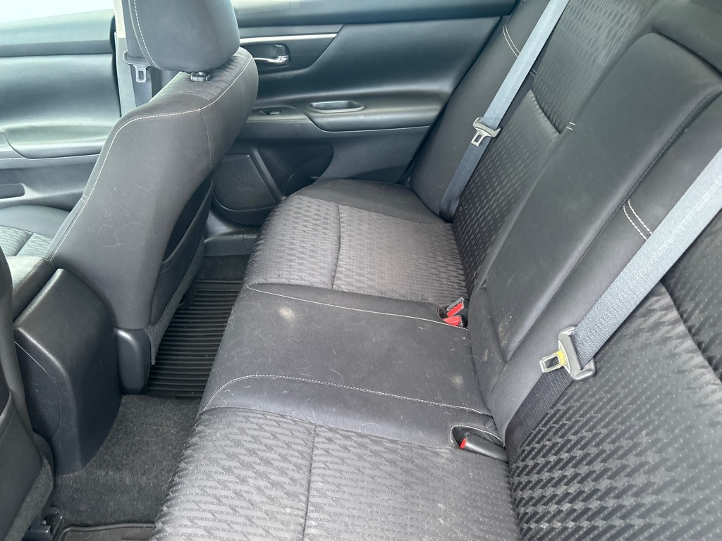 Nissan Altima 2.5 SV Sedan 2017