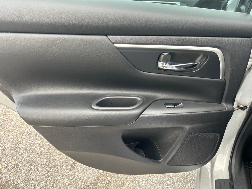 Nissan Altima 2.5 SV Sedan 2017