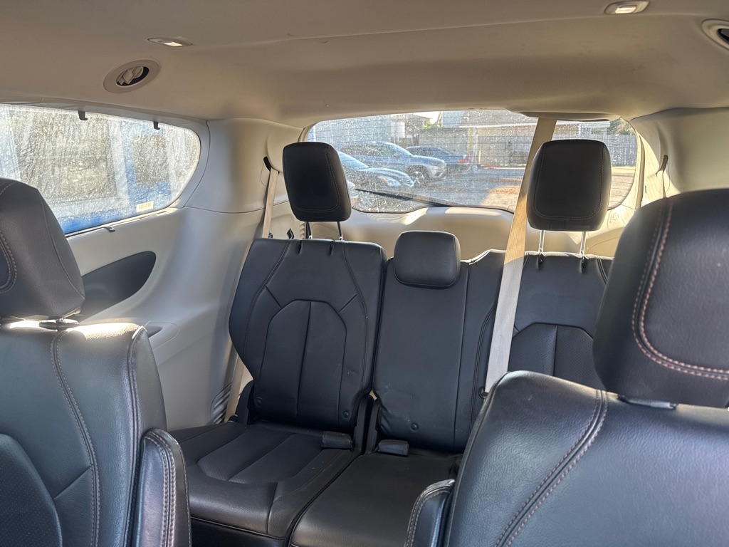 Chrysler Pacifica Touring L FWD 2018