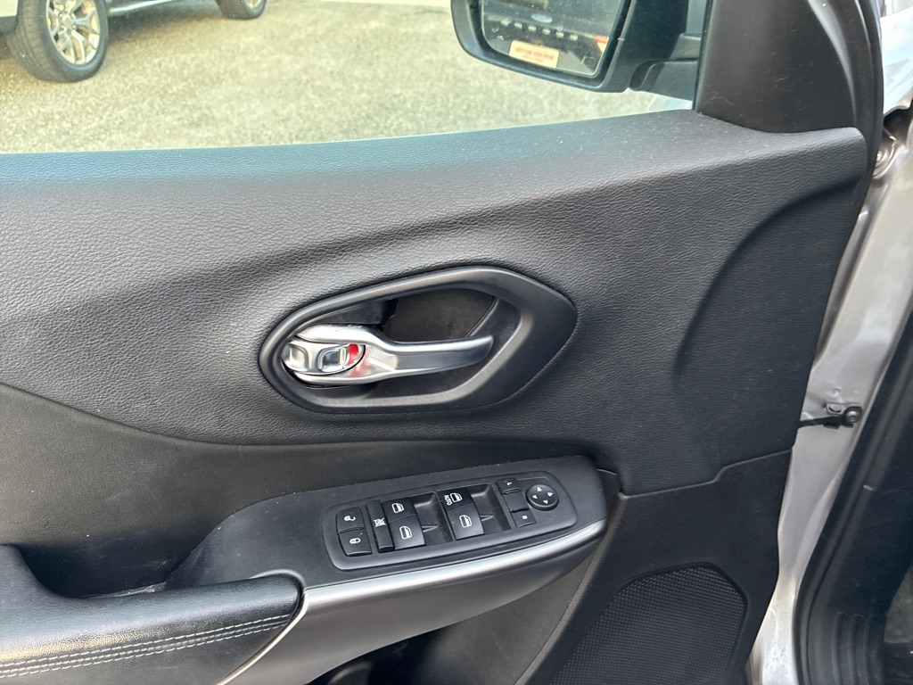 Jeep Cherokee Latitude FWD 2019