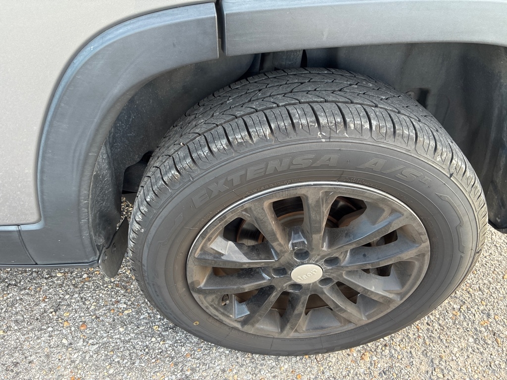 Jeep Cherokee Latitude FWD 2019