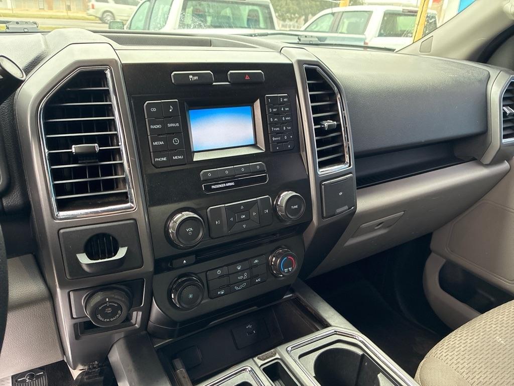 Ford F-150 2WD SuperCrew 145" XLT 2016