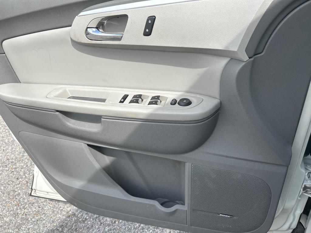 Chevrolet Traverse AWD 4dr LT w/2LT 2012